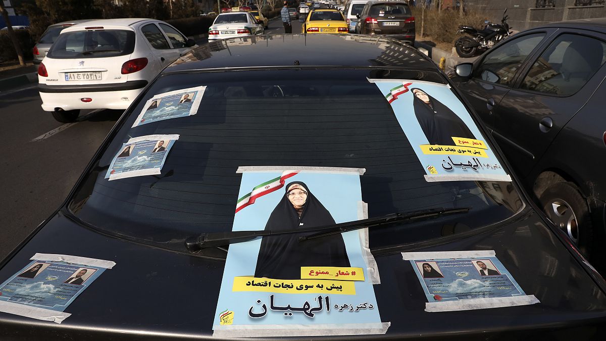 İran cuma günü parlamento seçimi için sandık abşına gidiyor