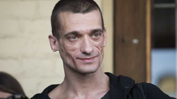 Франция может лишить Павленского статуса политического беженца Франция может лишить Павленского статуса политического беженца