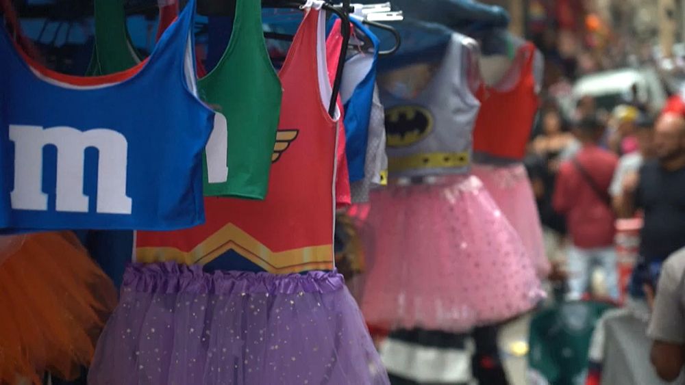 Au carnaval de Sao Paulo, le Brésil se lâche