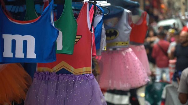 Rio de Janeiro trema. Il carnevale di "Sampa" è sempre più grande Rio de Janeiro trema. Il carnevale di "Sampa" è sempre più grande