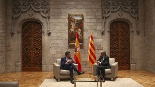 Pedro Sánchez con Quim Torra en el Palacio de la Generalitat en Barcelona, el jueves 6 de febrero de 2020.