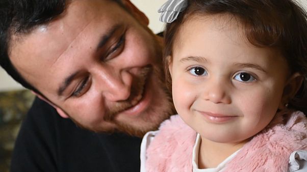 سلوى المحمد وأبوها عبد الله سلوى المحمد وأبوها عبد الله