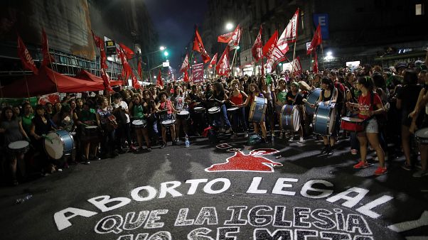 Πράσινο «τσουνάμι» υπέρ των αμβλώσεων στο Μπουένος Άιρες Πράσινο «τσουνάμι» υπέρ των αμβλώσεων στο Μπουένος Άιρες