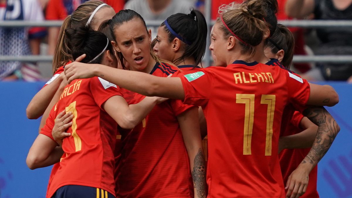 Avrupa'da ilk: İspanya'da kadın futbolcuların özlük hakları ve statüsü için toplu sözleşme imzalandı