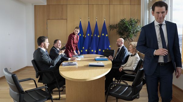 Discussion autour du budget de l'UE entre Ursula von der Leyen, Charles Michel, Marke Rutte, Stefan Lofven et Mette Frederiksen Discussion autour du budget de l'UE entre Ursula von der Leyen, Charles Michel, Marke Rutte, Stefan Lofven et Mette Frederiksen