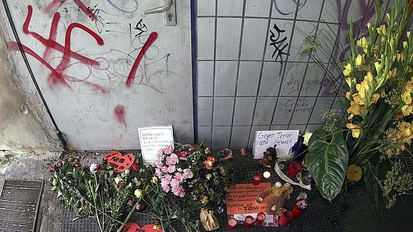 Almanya'da aşırı sağ unsurların saldırıları Almanya'da aşırı sağ unsurların saldırıları