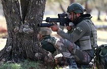 أحد جنود القوات التركية المنتشرة على خط المواجهة في إدلب السورية-20 فبراير 2020