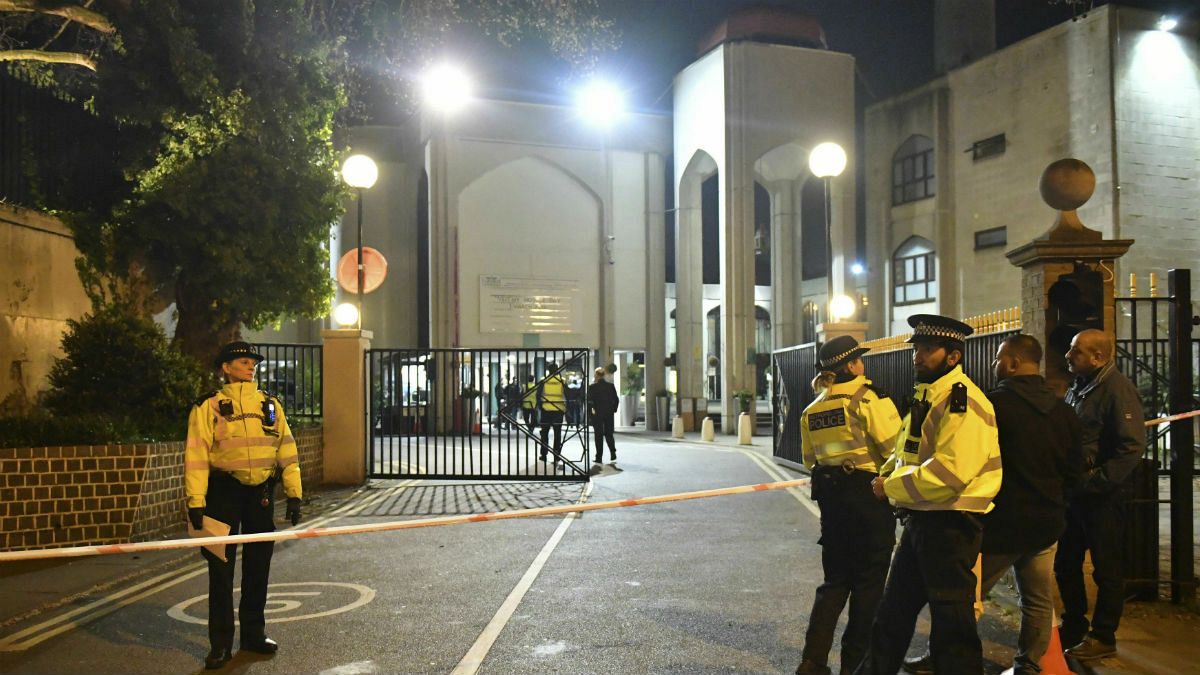 حمله با چاقو به مسجدی در لندن؛ مرد مظنون بازداشت شد