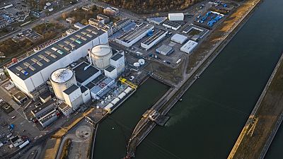 Francia, addio alla centrale nucleare di Fessenheim: sono i primi di 14 reattori a chiudere