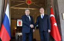 وزير الدفاع الروسي سيرغي شويغو ونظيره التركي خلوصي آكار