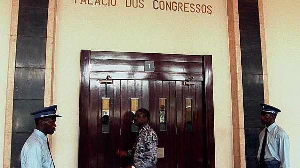 ENTRADA DA SALA DE DEPUTADOS NA ASSEMBLEIA NACIONAL DE ANGOLA. FOTO ANTONIO COTRIM ENTRADA DA SALA DE DEPUTADOS NA ASSEMBLEIA NACIONAL DE ANGOLA. FOTO ANTONIO COTRIM