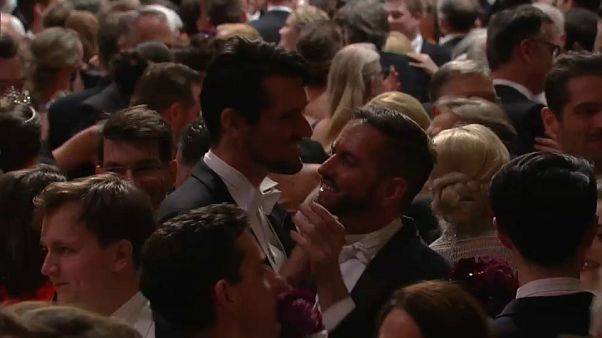 67. Wiener Opernball mit Ornella Muti und Queer-Paar 67. Wiener Opernball mit Ornella Muti und Queer-Paar