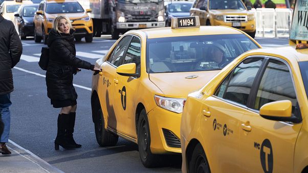 بلدية نيويورك مطالبة بدفع 810 ملايين دولار تعويضات لسائقي سيارات الأجرة بلدية نيويورك مطالبة بدفع 810 ملايين دولار تعويضات لسائقي سيارات الأجرة