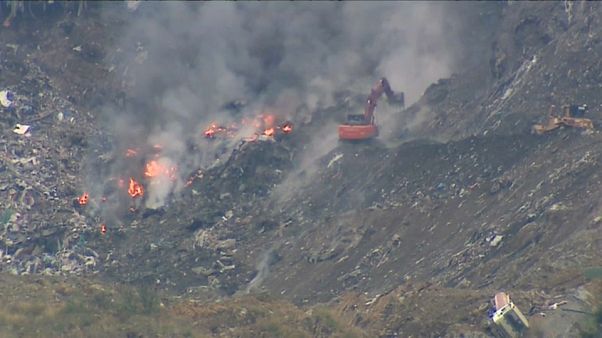El vertedero de Zaldibar, en el País Vasco, después del incendio declarado el jueves por la noche El vertedero de Zaldibar, en el País Vasco, después del incendio declarado el jueves por la noche