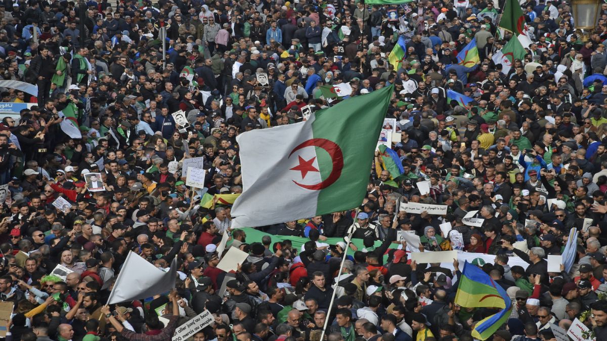 الجزائريون يحيون الذكرى الأولى للحراك الشعبي