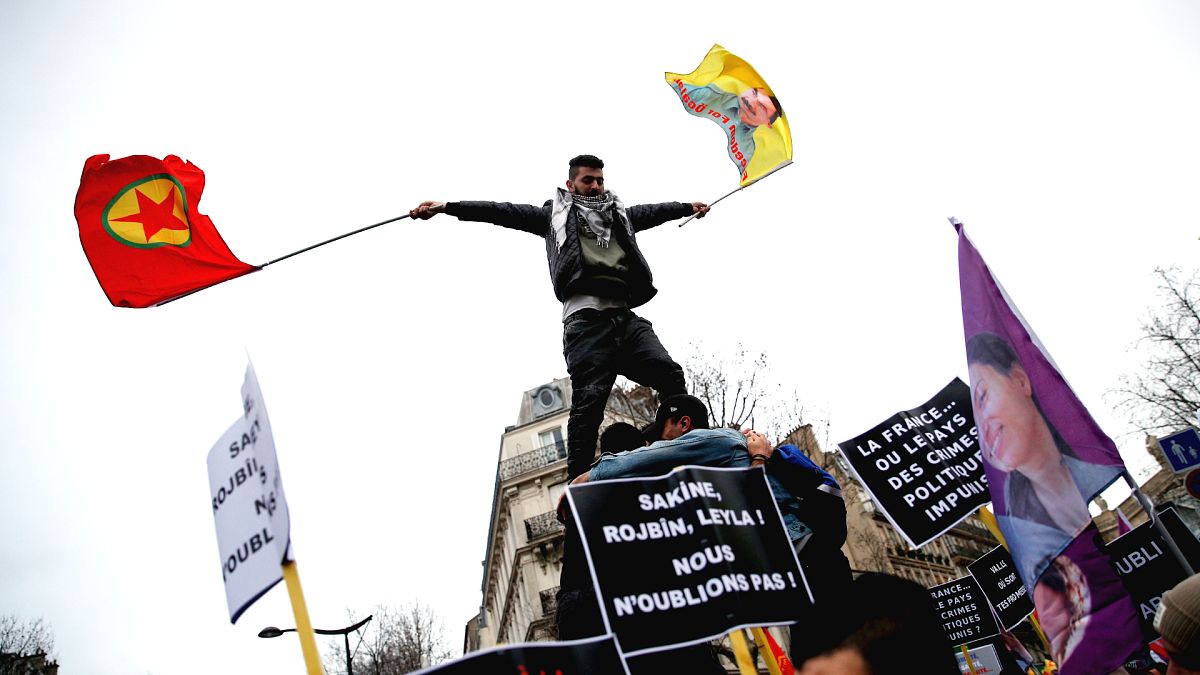 Fransa'da PKK'ya bağış toplayan 4 kişiye 'terörizmin finansmanı' suçundan dava