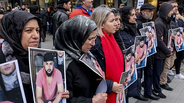 Almanya'daki ırkçı saldırıya kınama eylemi Almanya'daki ırkçı saldırıya kınama eylemi