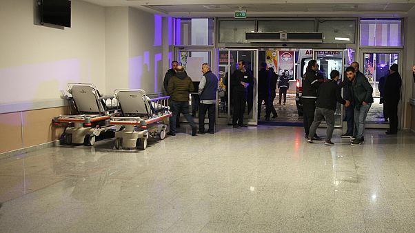 Van'da koronavirüs şüphesi: Üç kişi yoğun bakıma alındı Van'da koronavirüs şüphesi: Üç kişi yoğun bakıma alındı