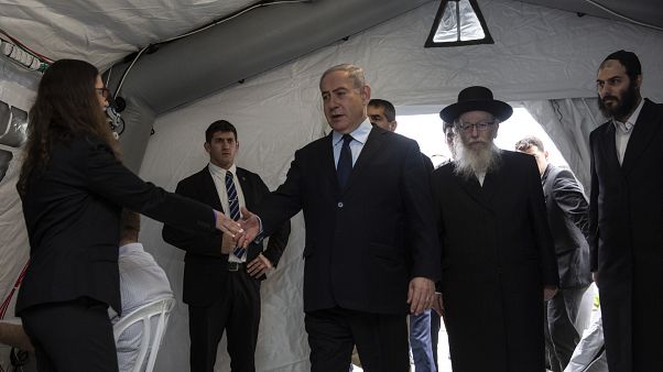 İsrail Başbakanı Netanyahu koronavirüs salgını için kurulan gözlem çadırında İsrail Başbakanı Netanyahu koronavirüs salgını için kurulan gözlem çadırında