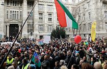 Ezrek tüntettek a gyöngyöspatai kártérítési ügy miatt, a kormány beavatkozását hangoztatták