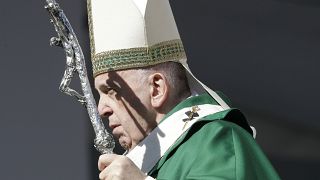 "Muchos países hablan de paz y luego venden armas a los países en guerra", denuncia el Papa