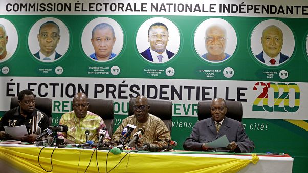 La commission électorale togolaise annonce le résultat de l’élection présidentielle à Lomé, Togo, dimanche 23 février 2020. La commission électorale togolaise annonce le résultat de l’élection présidentielle à Lomé, Togo, dimanche 23 février 2020.