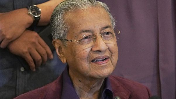 Malezya: Mahathir Muhammed başbakanlık görevinden istifa etti Malezya: Mahathir Muhammed başbakanlık görevinden istifa etti