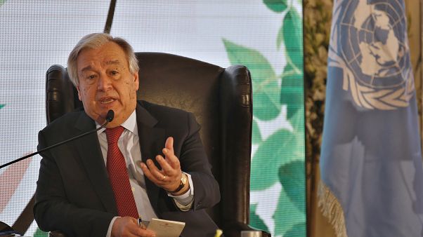 الأمين العام للأمم المتحدة، أنطونيو غوتيريش، خلال حديث عن التنمية المستدامة وتغير المناخ، في إسلام أباد، باكستان. الأمين العام للأمم المتحدة، أنطونيو غوتيريش، خلال حديث عن التنمية المستدامة وتغير المناخ، في إسلام أباد، باكستان.
