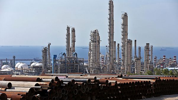 منظر عام لمجمع للبتروكيماويات في حقل بارس الجنوبي للغاز في عسلوية بإيران منظر عام لمجمع للبتروكيماويات في حقل بارس الجنوبي للغاز في عسلوية بإيران