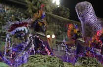 Соревнования школ самбы на карнавале в Рио-де-Жанейро