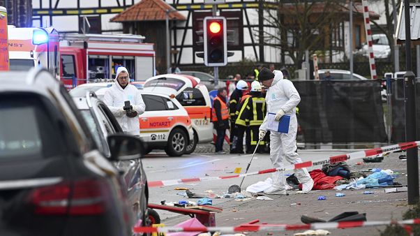 Al menos 30 heridos por un atropello en un desfile de carnaval en Alemania Al menos 30 heridos por un atropello en un desfile de carnaval en Alemania