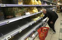 Italianos esvaziam supermercados com receio do coronavírus