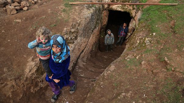 Überleben im Chaos: Bilder von der Flucht aus Idlib Überleben im Chaos: Bilder von der Flucht aus Idlib