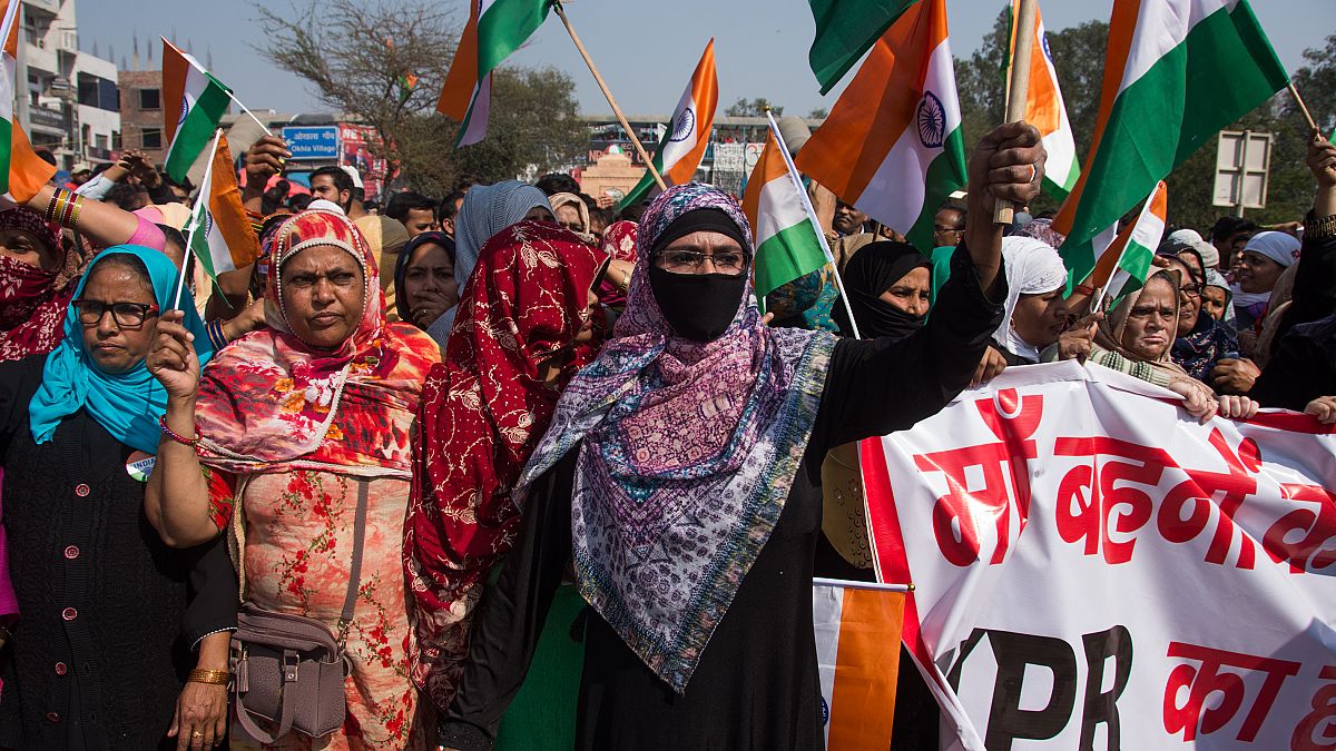 Hindistan'da, vatandaşlık yasasına karşı başlatılan protestolar