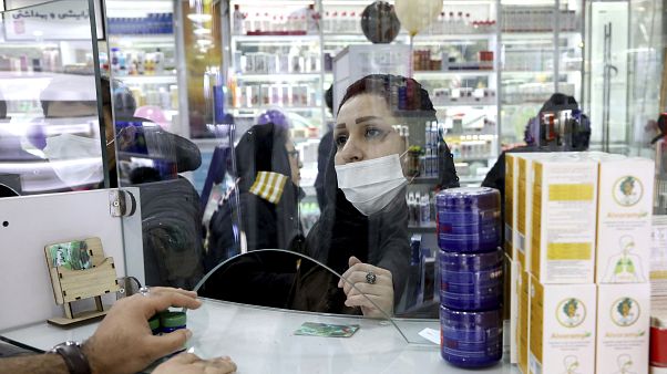دانشگاهیان ایران: دولت بدلیل شیوع کرونا به اقشار ضعیف بستهٔ معیشتی بدهد دانشگاهیان ایران: دولت بدلیل شیوع کرونا به اقشار ضعیف بستهٔ معیشتی بدهد