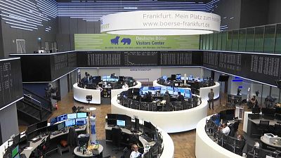 Les bourses européennes regagnent du terrain après un plongeon provoqué par la crise Covid-19