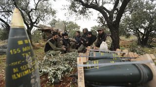 مقاتلون سوريون مدعومون من الأتراك في استراحة في محافظة إدلب بسوريا    20/02/2020