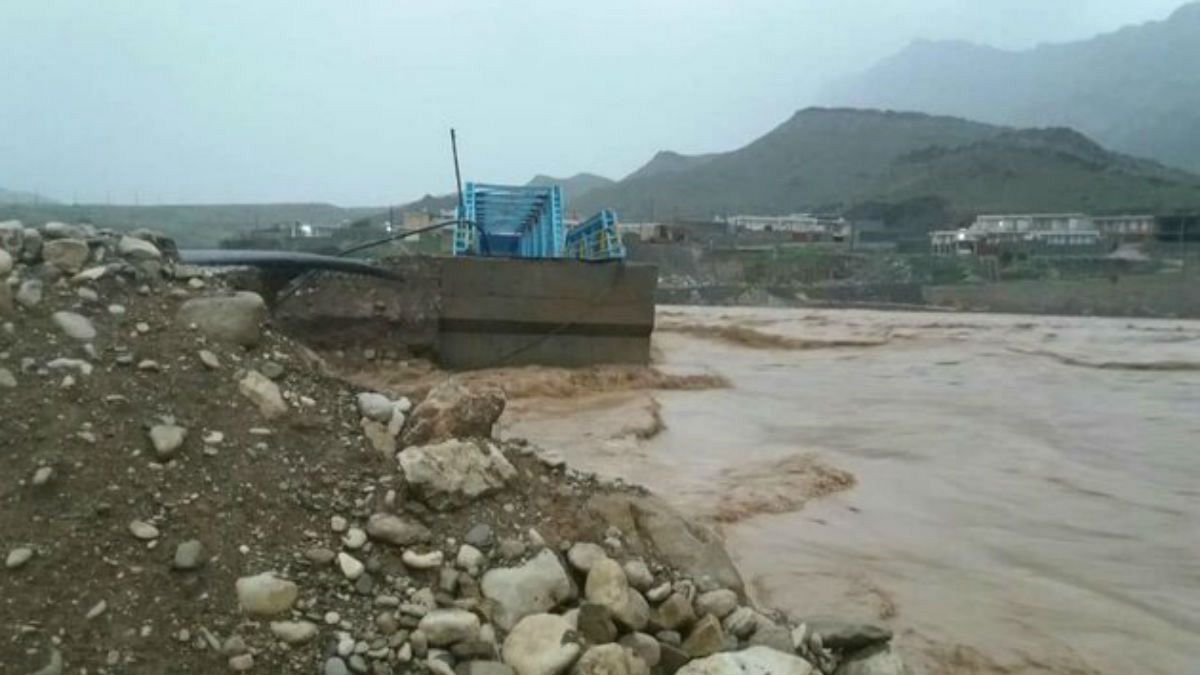 سیل و طوفان در بخش‌های مختلف ایران؛ تخریب چند پل‌ در لرستان