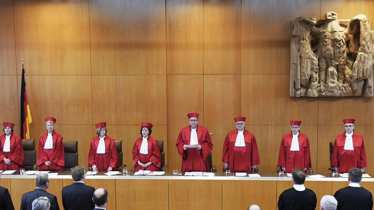Almanya'da "yardımlı intihar" kararını veren mahkeme üyeleri