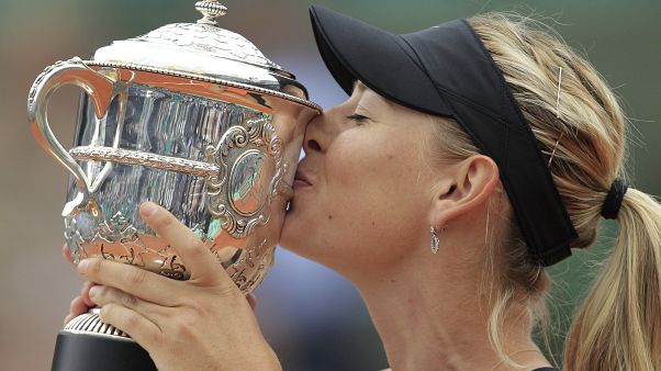 Mario Sharapova après on titre à Roland Garros le 9 juin 2012 Mario Sharapova après on titre à Roland Garros le 9 juin 2012