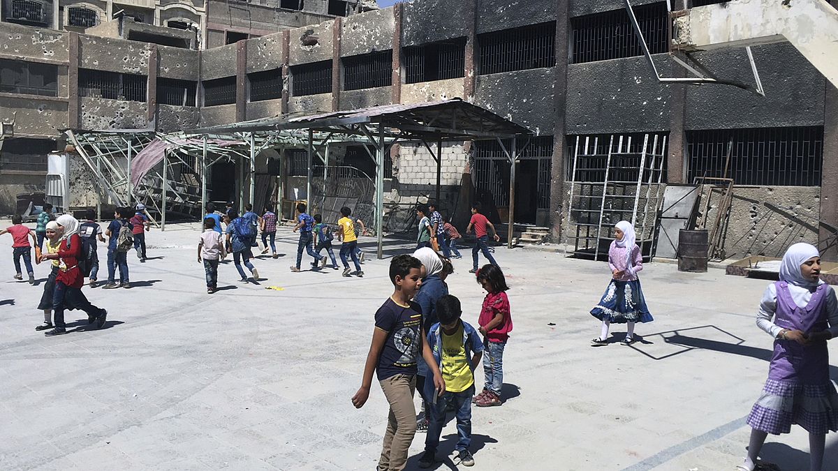 تعليق التعليم في مدينة إدلب ومحيطها غداة استهداف مدارس
