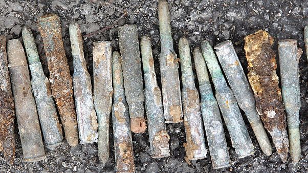 İsviçre’de II. Dünya Savaşı’ndan kalma mühimmat temizlenecek, köy 10 yıl için tahliye ediliyor İsviçre’de II. Dünya Savaşı’ndan kalma mühimmat temizlenecek, köy 10 yıl için tahliye ediliyor