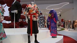 شاهد: تطور لباس "الكيمونو" الياباني من جلسات حفل الشاي إلى عصر الانترنت