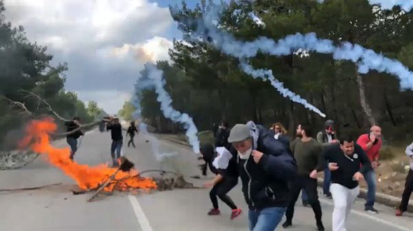 Gegen Auffanglager für Flüchtlinge: Auf den griechischen Inseln kracht's Gegen Auffanglager für Flüchtlinge: Auf den griechischen Inseln kracht's