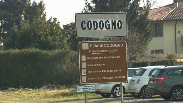Morto il medico di famiglia di Codogno. L'ultima intervista: "Lavoriamo senza guanti" Morto il medico di famiglia di Codogno. L'ultima intervista: "Lavoriamo senza guanti"