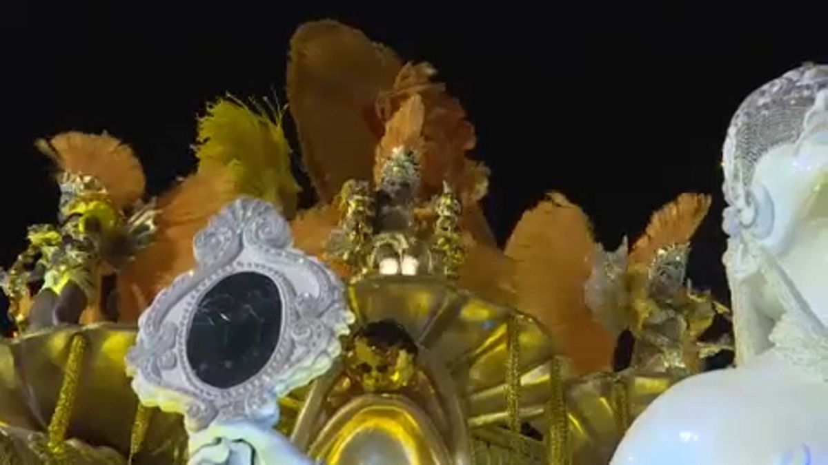 Unidos do Viradouro vence carnaval do Rio de Janeiro