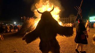 Monster mit Masken: Karneval in Mohács