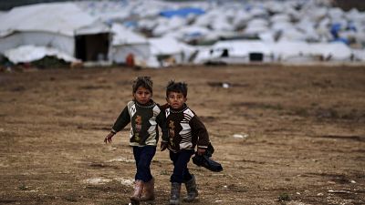 شاهد: مليون لاجئ سوري يكتظ بهم مخيم عتمة جراء أتون معارك إدلب 