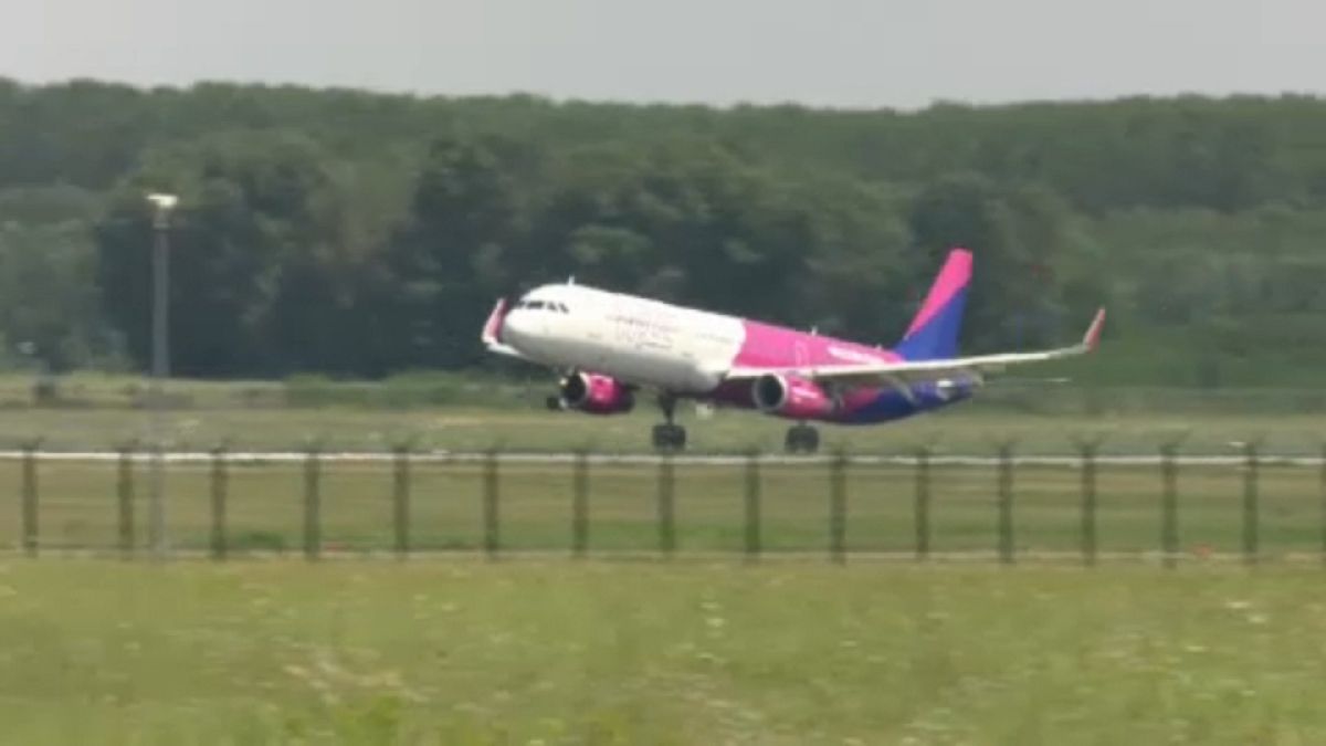 Járatokat törölt a Wizz Air