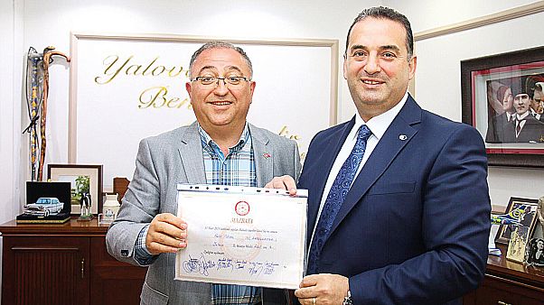 Yalova Belediye Başkanı Vefa Salman ve YArdımcısı Halit Güleç Yalova Belediye Başkanı Vefa Salman ve YArdımcısı Halit Güleç